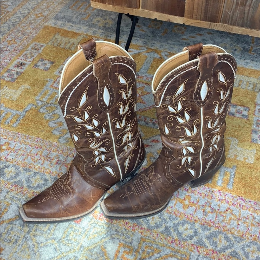 Ariat Cowgirl Boots!